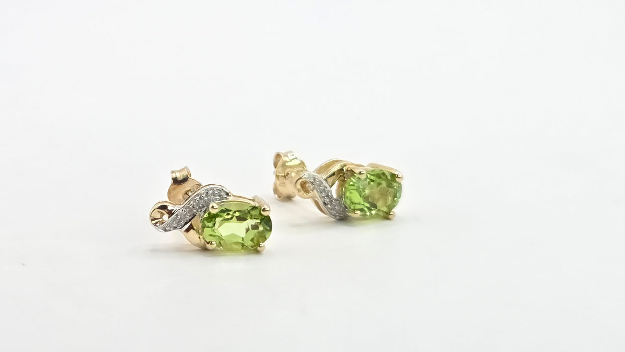 Vintage: 9ct Yellow Gold Peridot & Diamond Stud Earrings