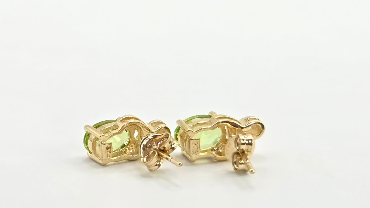 Vintage: 9ct Yellow Gold Peridot & Diamond Stud Earrings