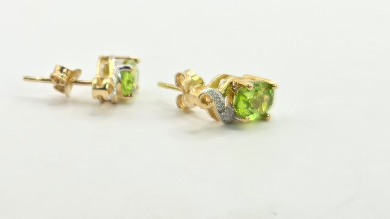 Vintage: 9ct Yellow Gold Peridot & Diamond Stud Earrings