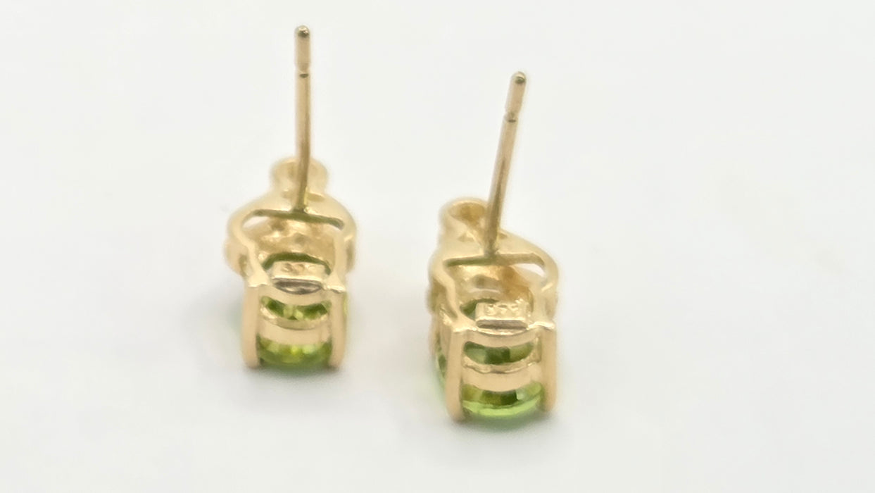 Vintage: 9ct Yellow Gold Peridot & Diamond Stud Earrings