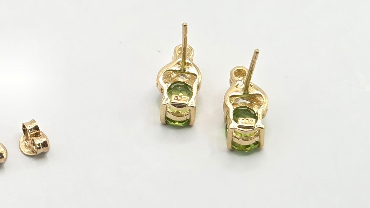 Vintage: 9ct Yellow Gold Peridot & Diamond Stud Earrings