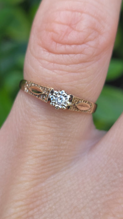 Vintage: 9ct Yellow Gold Diamond Solitaire Ring — From 1985