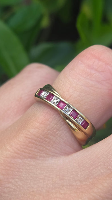 Vintage: 9ct Gold Ruby & Diamond Crossover Dress Ring