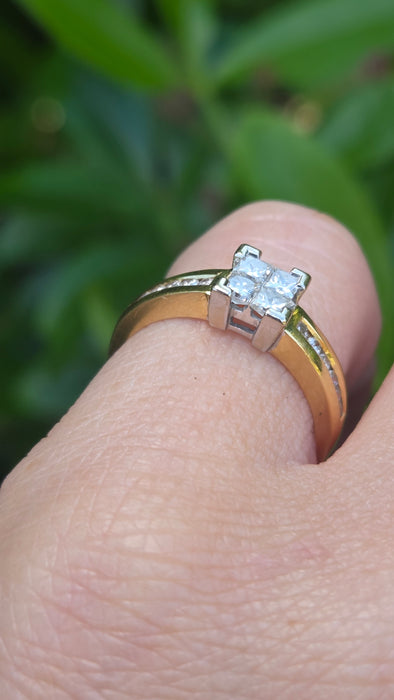Vintage: 18ct Gold Diamond Dress Ring