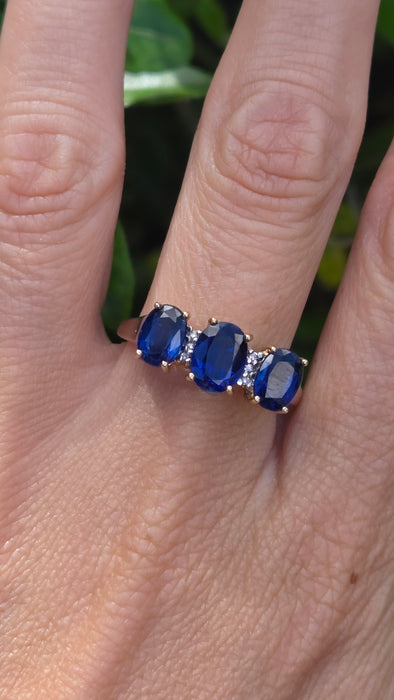 Vintage: 9ct Yellow Gold Blue Spinel & White Topaz Three Stone Ring