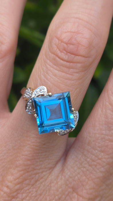 Vintage: 9ct Gold London Blue Topaz & Diamond Offset Square Ring