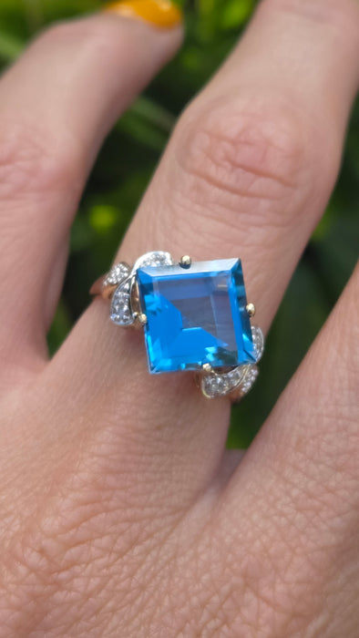 Vintage: 9ct Gold London Blue Topaz & Diamond Offset Square Ring