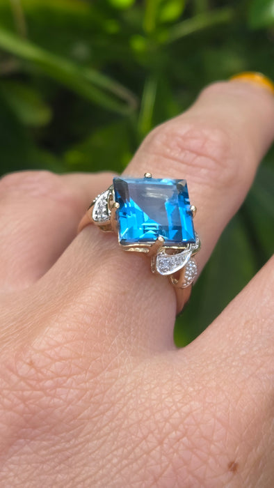 Vintage: 9ct Gold London Blue Topaz & Diamond Offset Square Ring