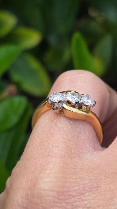 Vintage: 18ct Yellow Gold Three Stone Diamond Cross-Over Trilogy Ring — 0.50ct