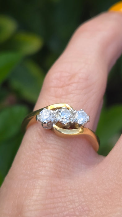 Vintage: 18ct Yellow Gold Three Stone Diamond Cross-Over Trilogy Ring — 0.50ct