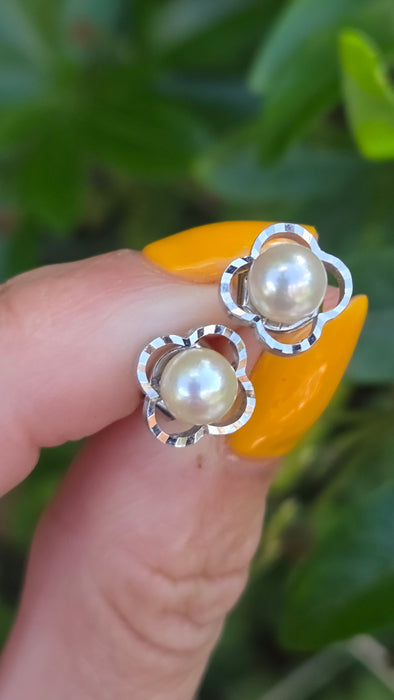 Vintage: 14ct White Gold Cultured Pearl Stud Earrings