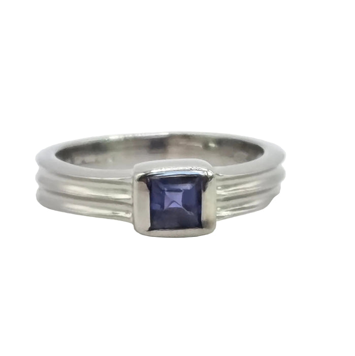 Vintage: 9ct White Gold Iolite Solitaire Ring