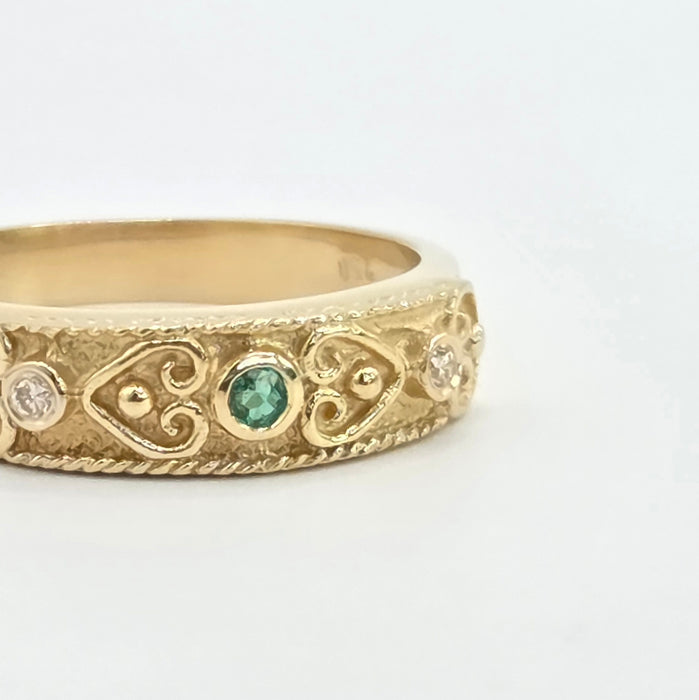 Vintage: 18ct Yellow Gold Byzantine Emerald & Diamond Ring