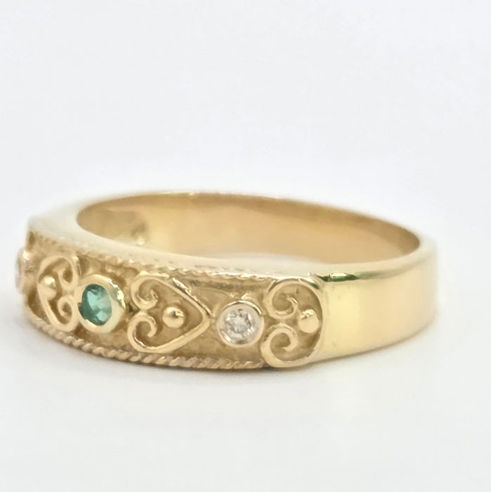 Vintage: 18ct Yellow Gold Byzantine Emerald & Diamond Ring