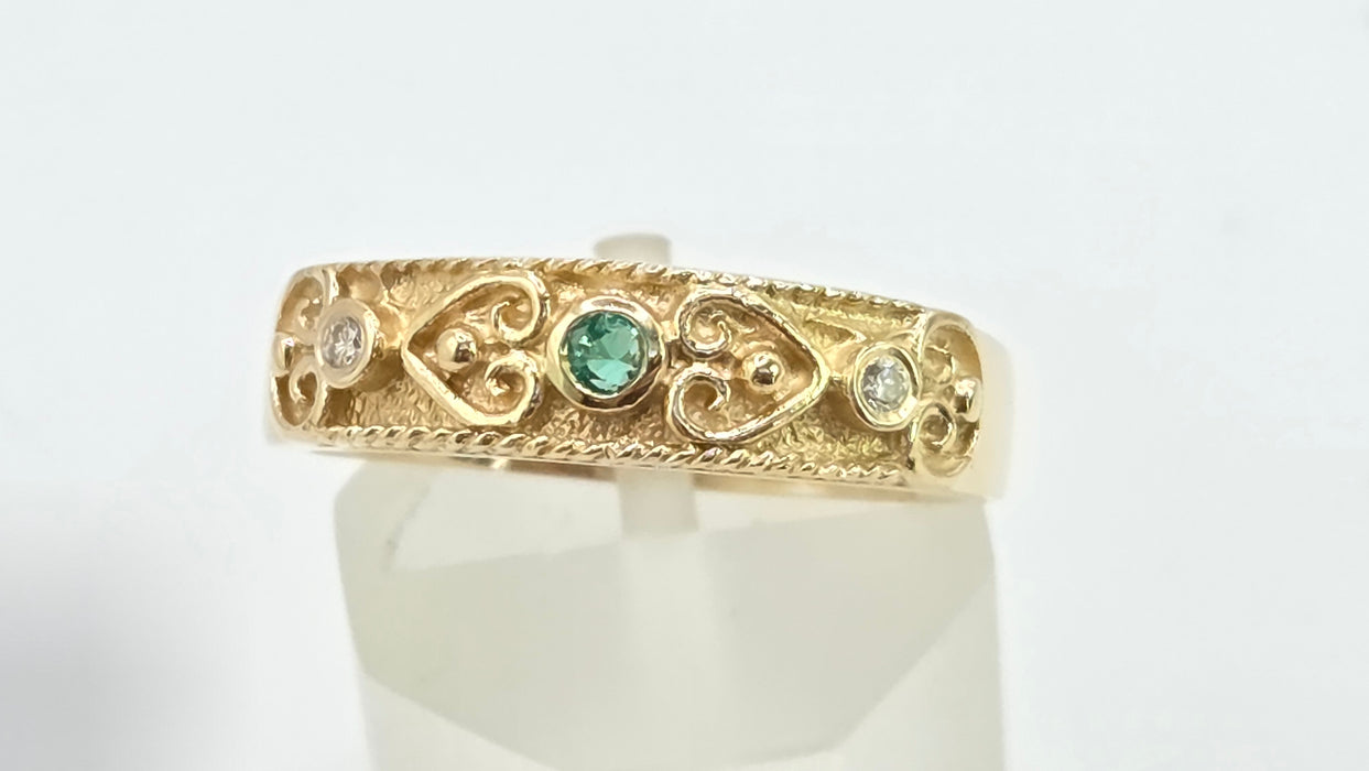 Vintage: 18ct Yellow Gold Byzantine Emerald & Diamond Ring