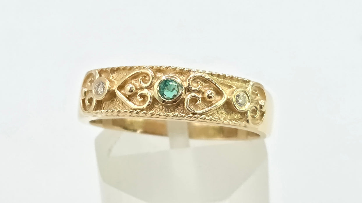 Vintage: 18ct Yellow Gold Byzantine Emerald & Diamond Ring