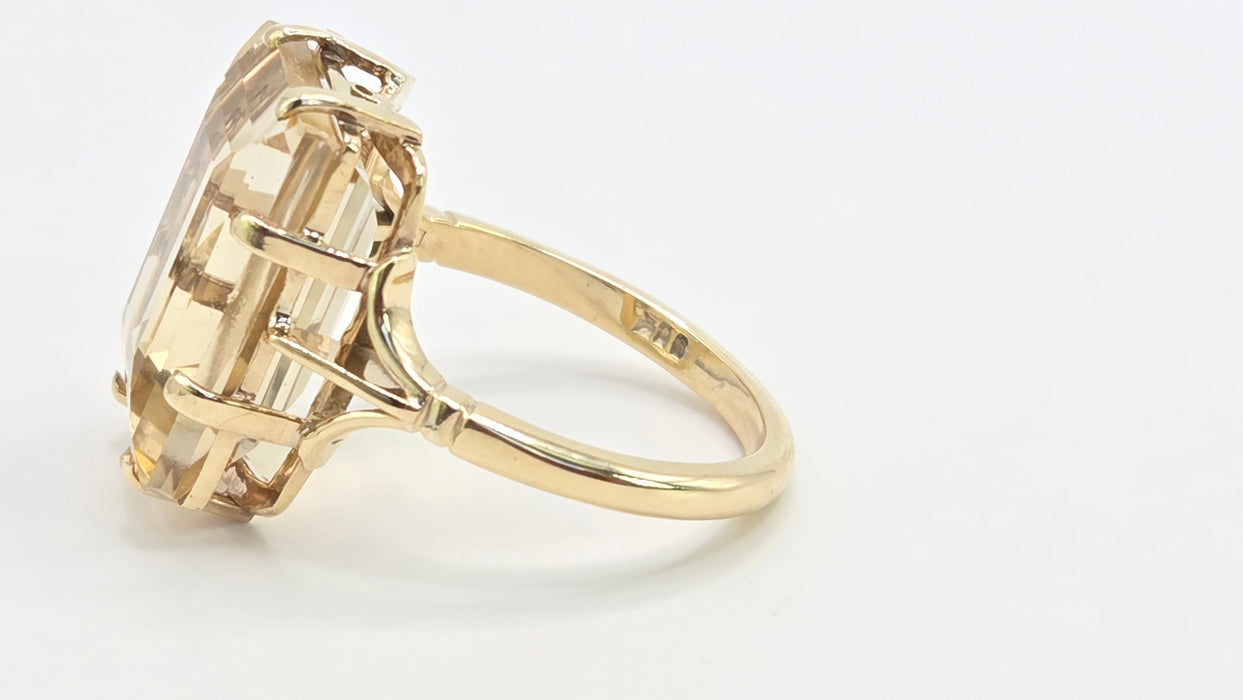 Vintage: 9ct Yellow Gold Pale Citrine Rectangular Solitaire Ring