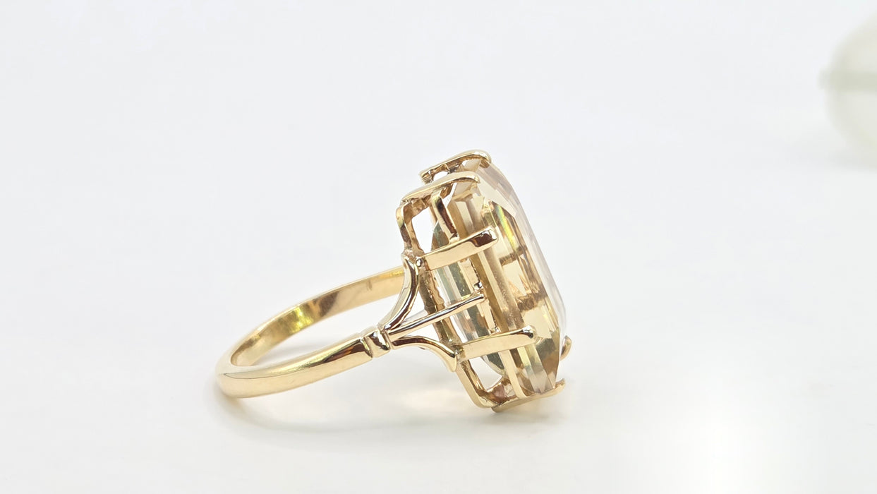 Vintage: 9ct Yellow Gold Pale Citrine Rectangular Solitaire Ring