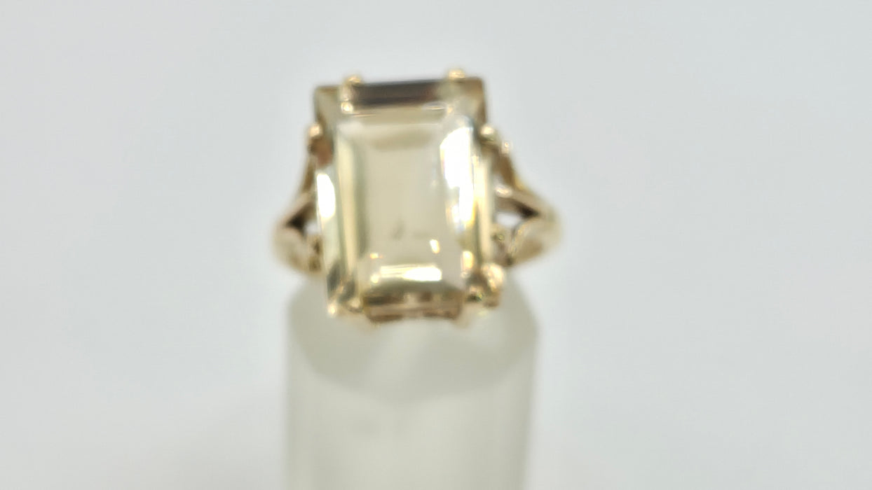 Vintage: 9ct Yellow Gold Pale Citrine Rectangular Solitaire Ring