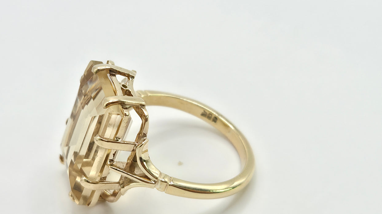 Vintage: 9ct Yellow Gold Pale Citrine Rectangular Solitaire Ring