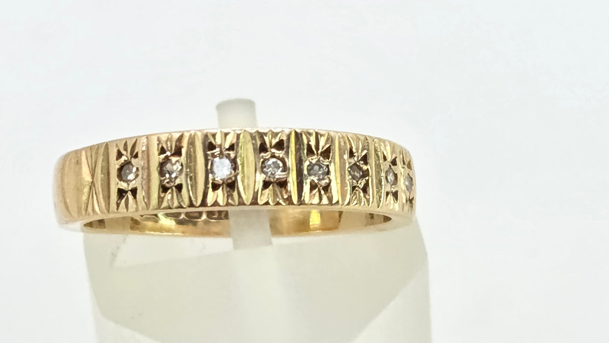 Vintage: 9ct Yellow Gold 8-Diamond Stacker Ring — From 1977