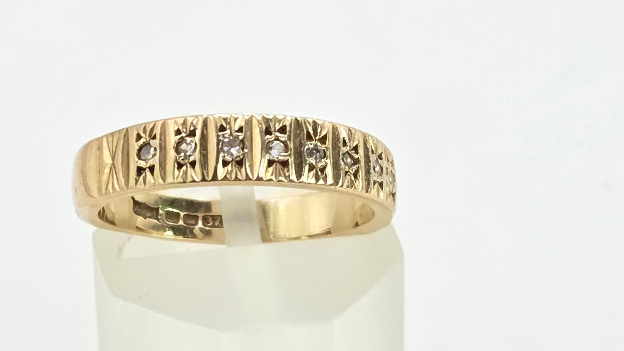 Vintage: 9ct Yellow Gold 8-Diamond Stacker Ring — From 1977