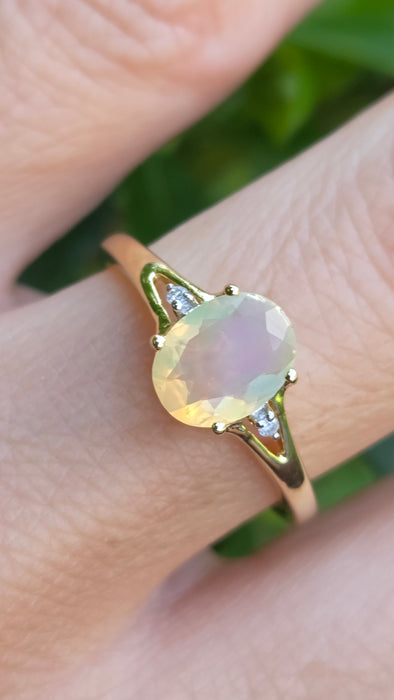 Vintage: 9ct Yellow Gold Opal & Diamond Split Shank Ring