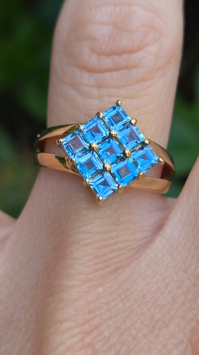 Vintage: 9ct Yellow Gold Blue Topaz Geometric Cluster Ring