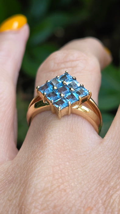 Vintage: 9ct Yellow Gold Blue Topaz Geometric Cluster Ring