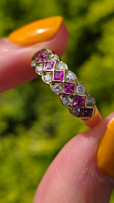 Vintage: 18ct Gold Ruby & Diamond Lattice Dress Ring