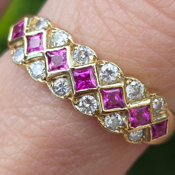 Vintage: 18ct Gold Ruby & Diamond Lattice Dress Ring