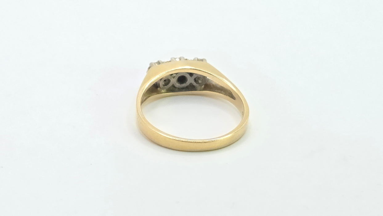 Vintage: 18ct Yellow Gold Three Stone Diamond Illusion Set Ring — From 1973