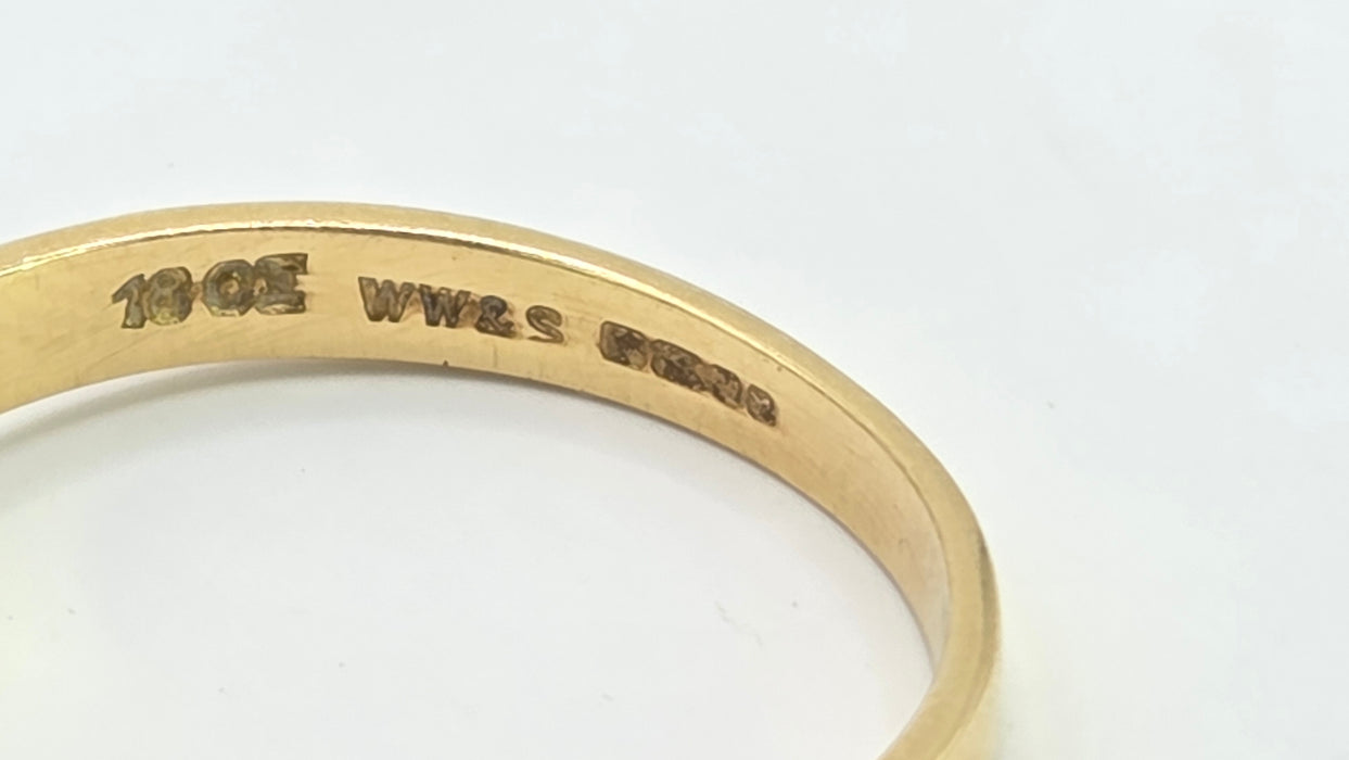 Vintage: 18ct Yellow Gold Three Stone Diamond Illusion Set Ring — From 1973