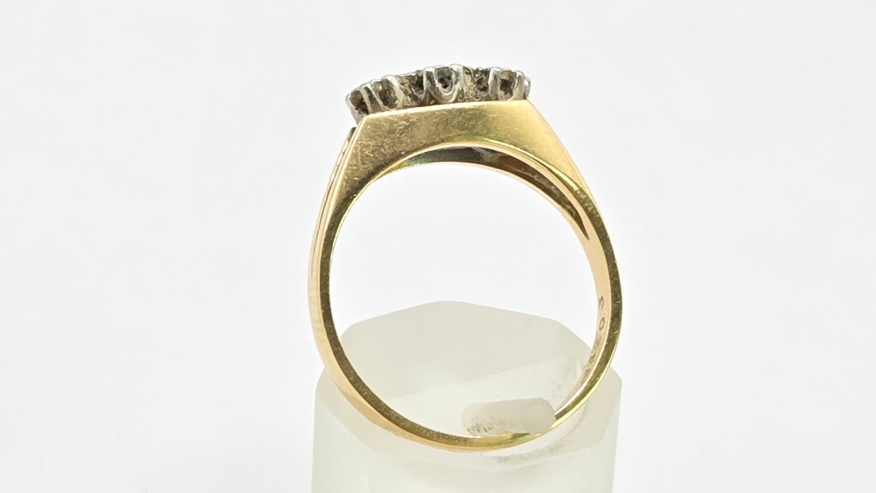 Vintage: 18ct Yellow Gold Three Stone Diamond Illusion Set Ring — From 1973