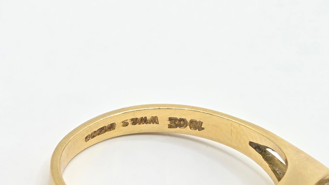 Vintage: 18ct Yellow Gold Three Stone Diamond Illusion Set Ring — From 1973