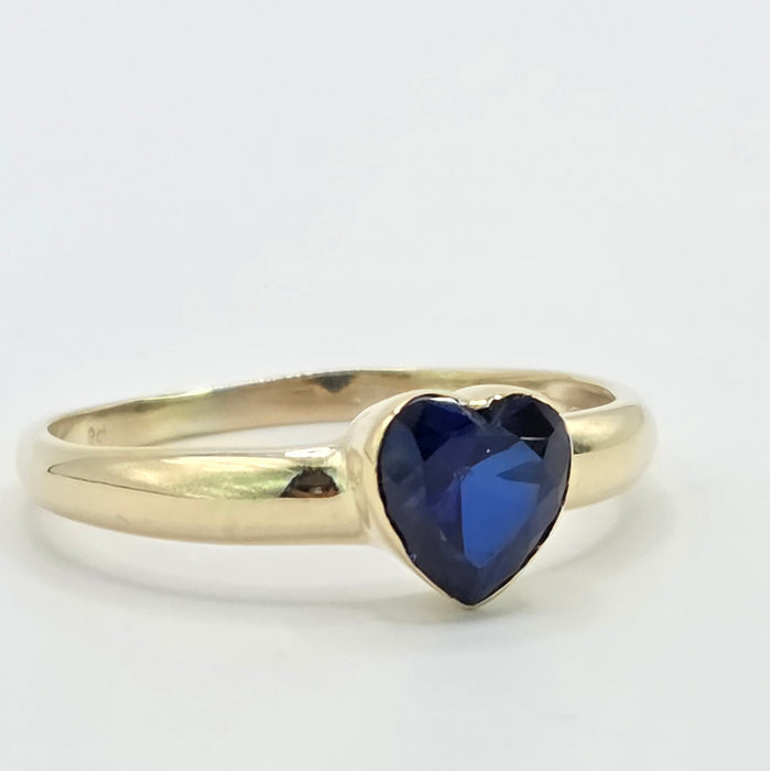 Vintage: 9ct Yellow Gold Heart Cut Sapphire Solitaire Ring — From 1992
