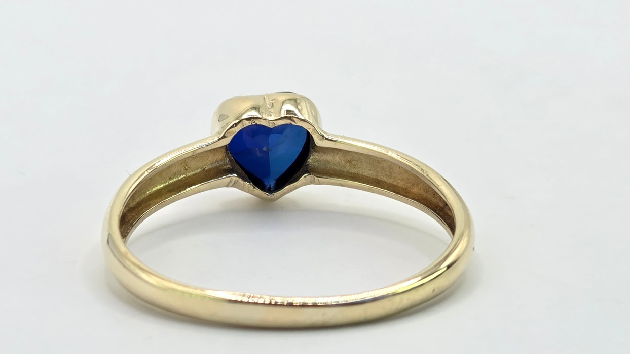 Vintage: 9ct Yellow Gold Heart Cut Sapphire Solitaire Ring — From 1992