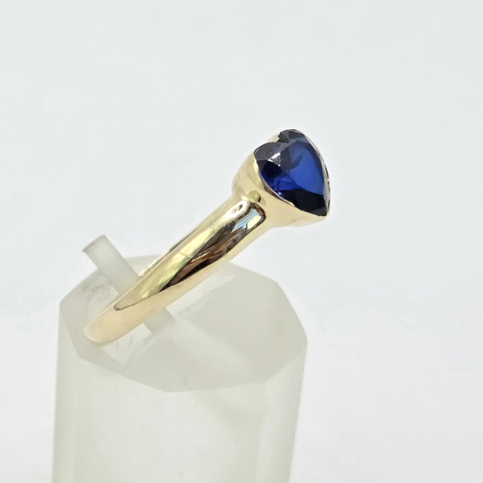 Vintage: 9ct Yellow Gold Heart Cut Sapphire Solitaire Ring — From 1992