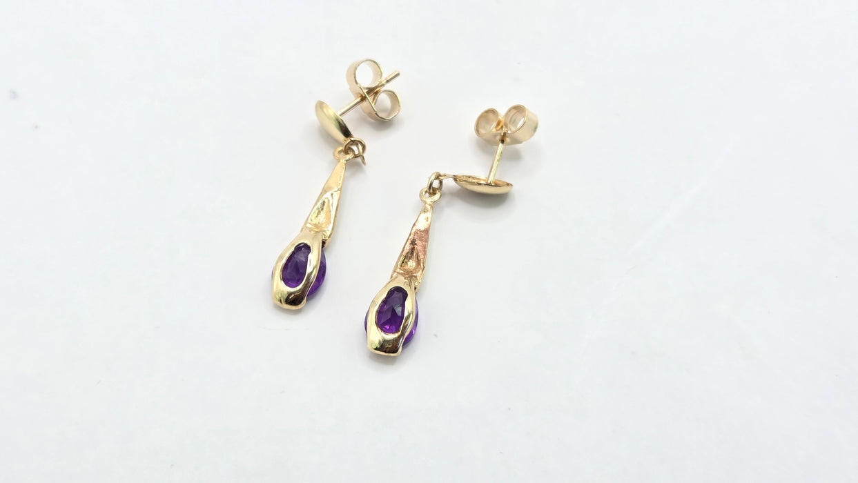 Vintage: 9ct Yellow Gold Pear Amethyst Torpedo Drop Earrings