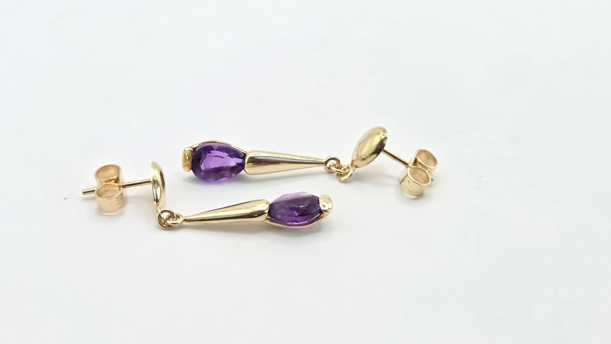 Vintage: 9ct Yellow Gold Pear Amethyst Torpedo Drop Earrings