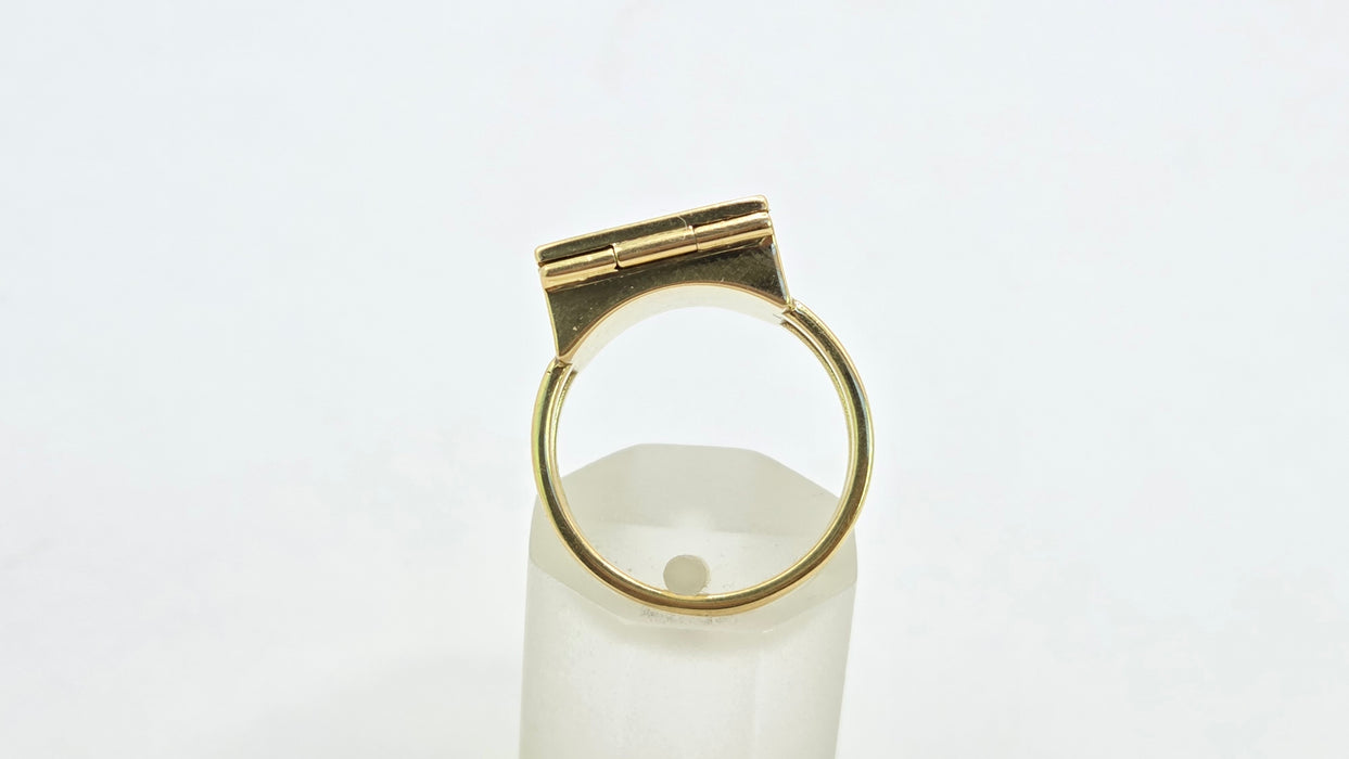 Antique: 18ct Yellow Gold Art Deco Blue Enamel Secret Compartment/ Poison Ring