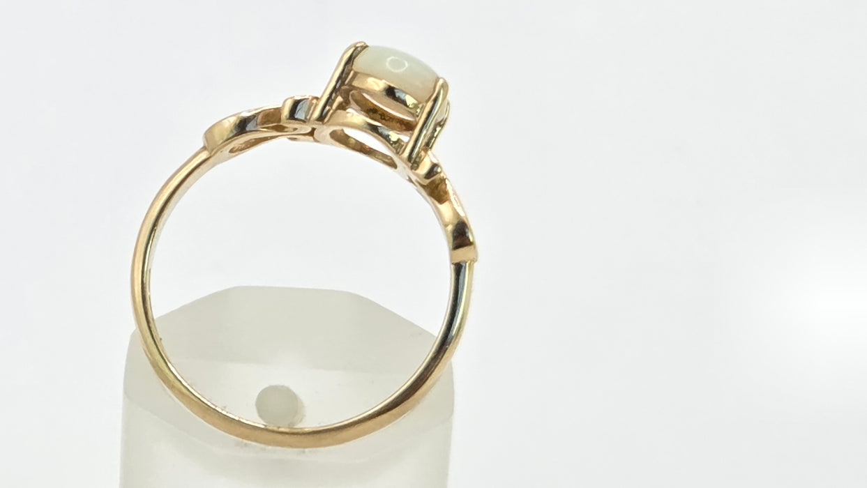 Vintage: 9ct Yellow Gold Oval Opal Scrollwork Solitaire Ring