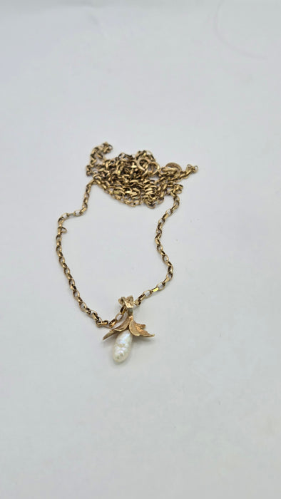 Vintage: 9ct Yellow Gold Baroque Freshwater Pearl Belcher Chain Necklace — From 1979