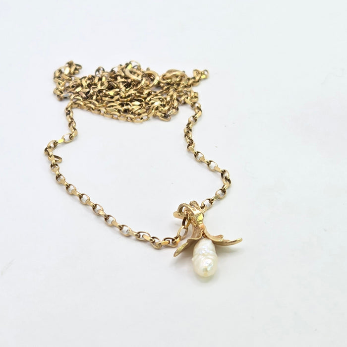 Vintage: 9ct Yellow Gold Baroque Freshwater Pearl Belcher Chain Necklace — From 1979