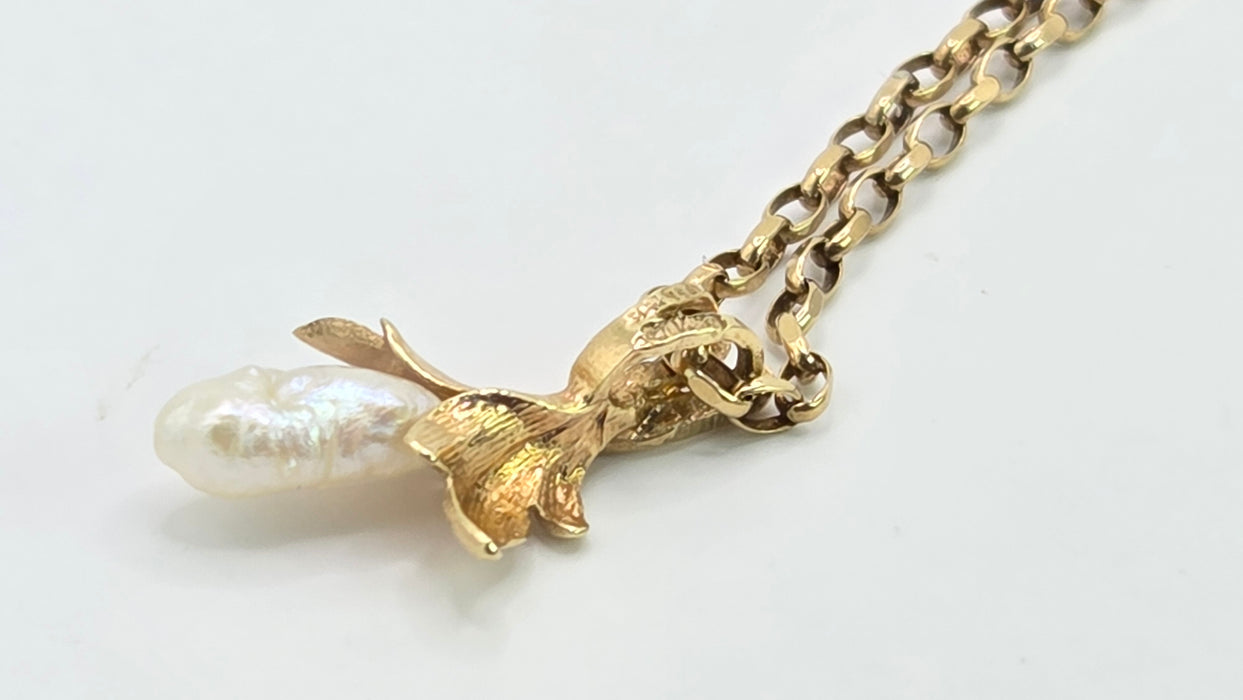 Vintage: 9ct Yellow Gold Baroque Freshwater Pearl Belcher Chain Necklace — From 1979
