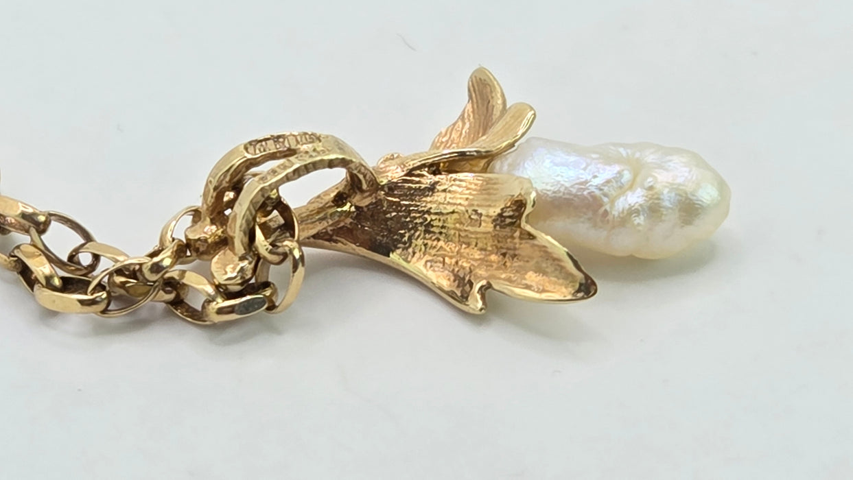 Vintage: 9ct Yellow Gold Baroque Freshwater Pearl Belcher Chain Necklace — From 1979