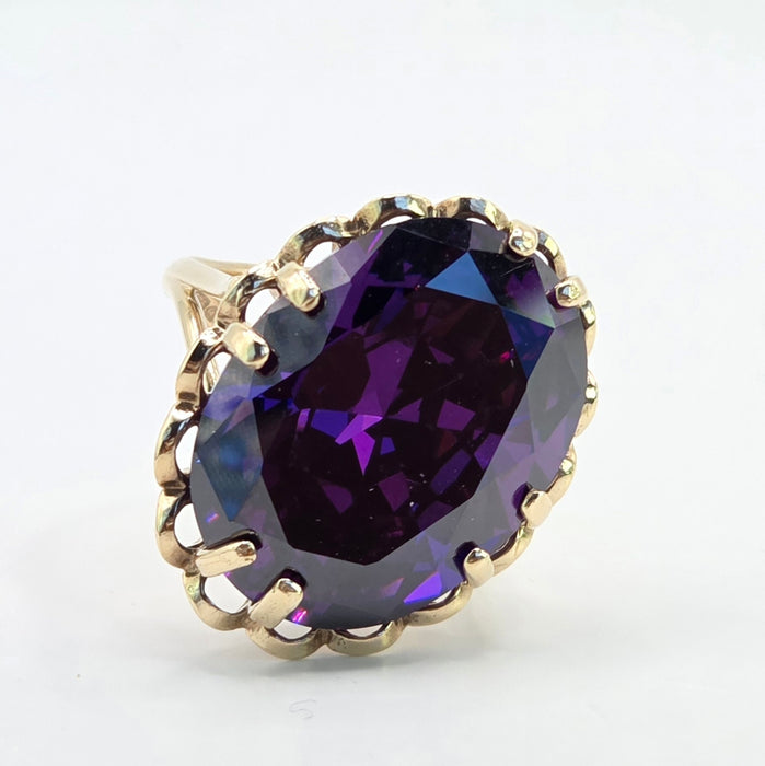 Vintage: 9ct Yellow Gold Oval Amethyst Cocktail Solitaire Ring — From 1968