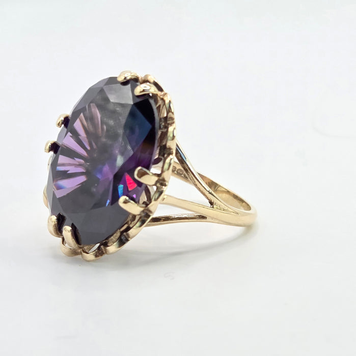 Vintage: 9ct Yellow Gold Oval Amethyst Cocktail Solitaire Ring — From 1968