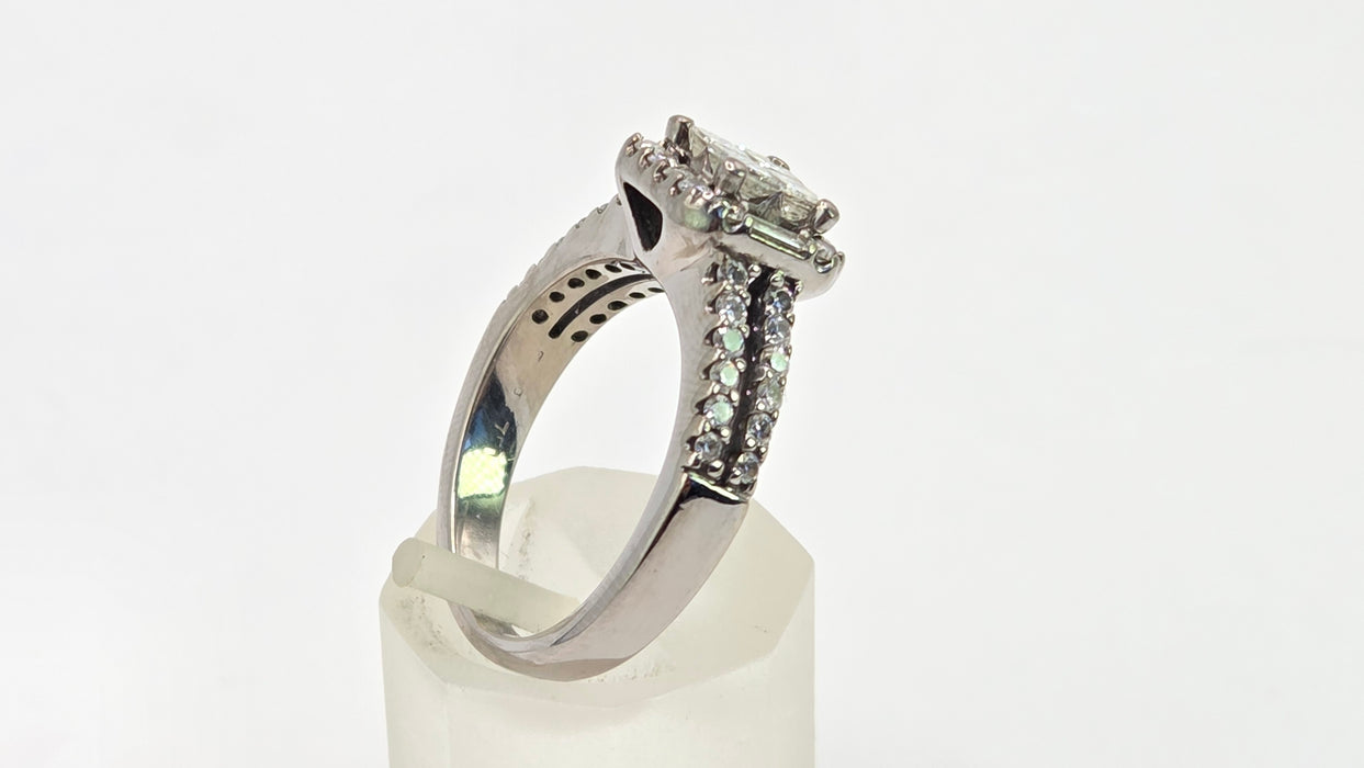 Vintage: 18ct White Gold Princess Cut Diamond Halo Dress Ring — 1.00ct