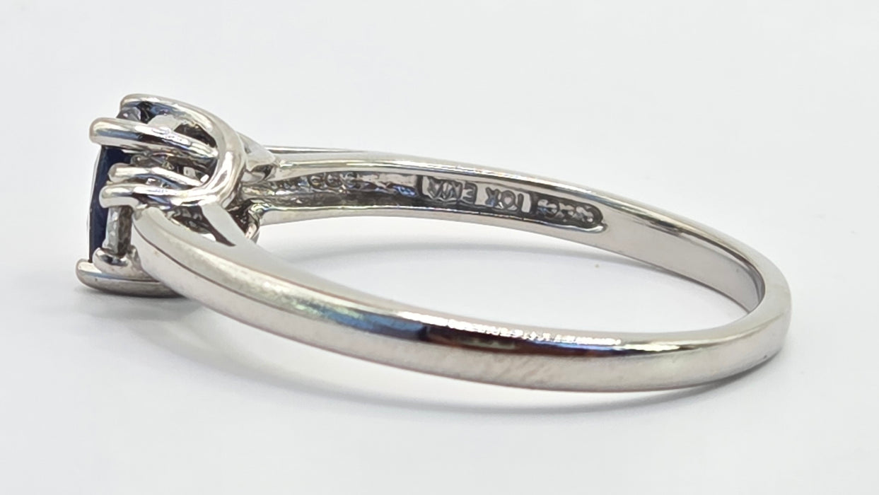 Vintage: 9ct White Gold Oval Sapphire & Diamond Three Stone Ring